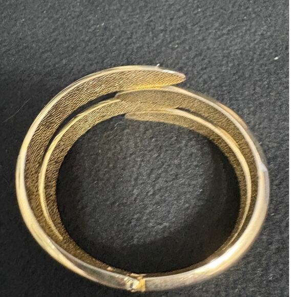 Vintage Gold Tone Hinged Clamper Bracelet - Picture 4 of 4